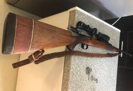 Mauser, Custom Mauser (German) H&H. Comes complete with Leopold scope, silencer, belt and 6 packs of 300gr PMP cartridges.
in excellent condition.
stock was extended for me (2m tall), but can easily be changed