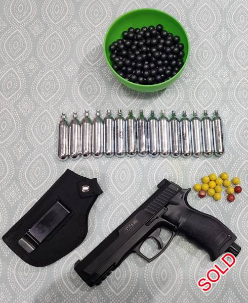 Umarex HDP50, Umarex HDP-50 Home Defense Non-Lethal Pistol. Includes:
 - 260 x 50cal Nylon Balls,
- 16 x.50cal Pepper Balls,
- 15 x CO2 Canisters,
- 1 x Holster
In excellent working condition. Immigration Sale.