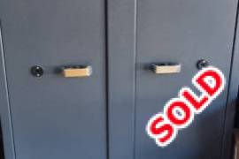 -----SOLD-----    Double door safe, -----SOLD-----    Double door 1500x1000x500 rifle safe never used or mounted in 100% new condition in Pretoria. Few boxes in it for space saving. It is new with handles still wrapped. Planned to expand my rifle tellie but selling now and new Sako and Vortex Razor and Vipers to follow soon. It is an excellent safe.