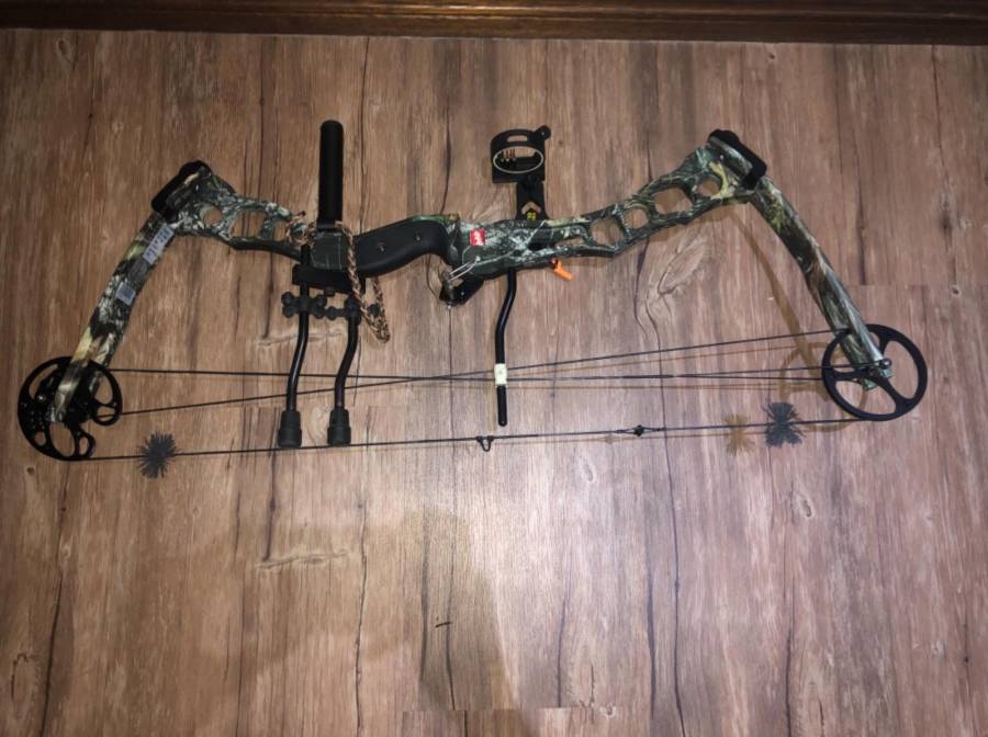 PSE Brute Full set 70 pound bow: 5 pin site stabilizer arrow rest