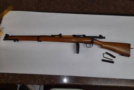 Lee Enfield Rifle , Original Lee Enfield rifle 
Full original wood stock