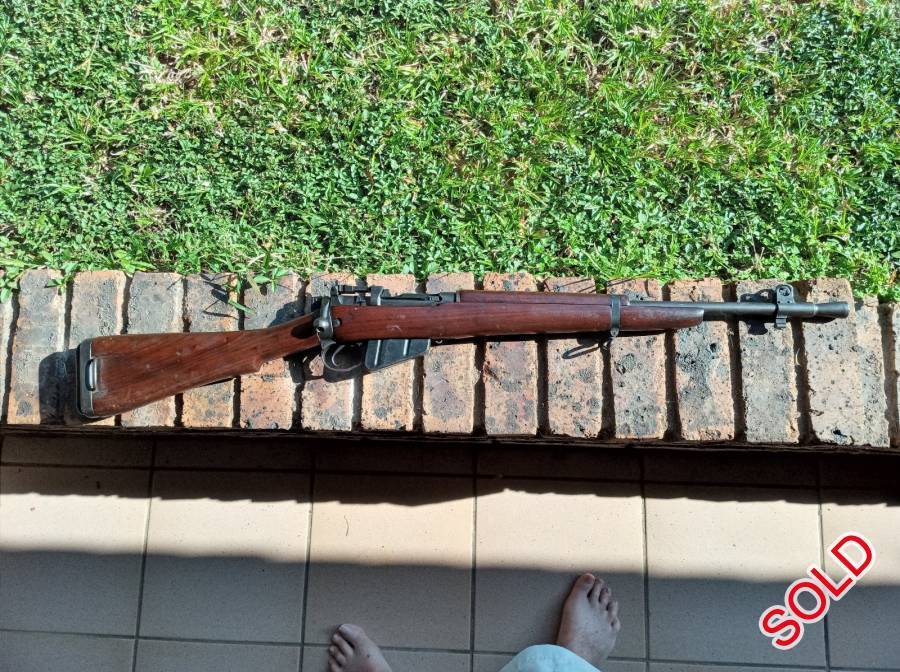 Lee Enfield Mk5 Jungle Carbine, In good condition and comes with about 300 rounds of .303 amunition