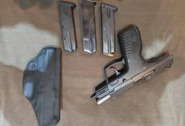 Cz 100, Cz 100 for sale 
9mm
Comes with a custom kydex iwb holster 
3x magazines 

Krugersdorp, Gauteng 