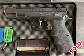 CZ 75 - B 9mm Para Pistol in Brand New Condition, CZ 75 - B 9mm Para Pistol in Brand New Condition
Hi-Viz Lumo Sights with multiple colour options
Upgrade grip + Original Grip
5 Magazines 
Tyron - 0726106770