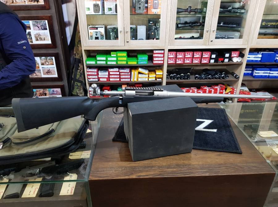 Savage 22-250 for sale, Savage 22-250 te koop in uitstekende toestand met rail.
Loop klaar gesny vir silincer.
Twist 1 in 12.
Geweer het 200 skote geskiet.
Rede vir verkoop: Het ñ Sako gekoop
 