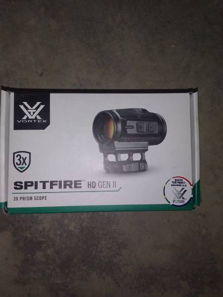 Rifle scope, Vortex Spitfire 3 x scope. Compact and vrry clear.

 