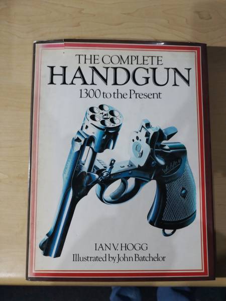 The complete handgun 1300 to present, The Complete Handgun Book 1300 to present for sale in good condition,128 pages.
Published 1986.
Delivery for buyers account.
Contact Francois at 0849099317