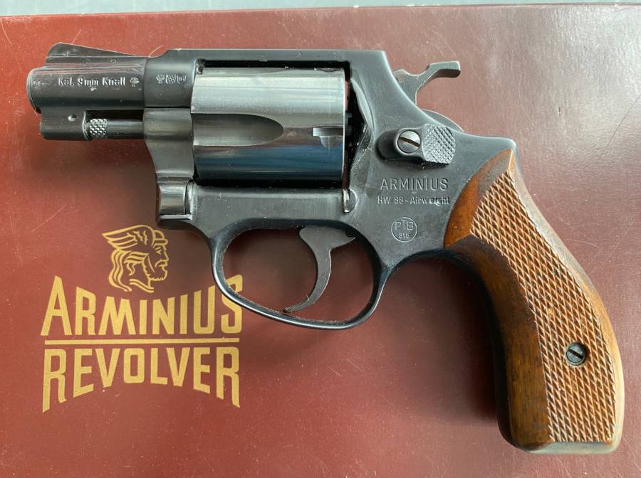 ARMINIUS HW88  9mm Blank / Gas Revolver R3500, ARMINIUS HW88  9mm Blank / Gas Revolver ,
Made in W.Germany Germany collectors item, vintage

In original box with prospect

collectors item, very rare

second hand

In very good condtion
Item sold as is!

Please note , no ammo is included  !

Courier Shipping R 150 at buyers expense and risk 

private sale , no warranty


