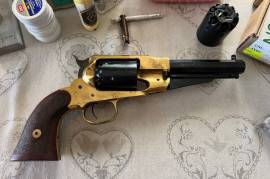 Pietta  .44 Blackpowder revolver, .44 Blackpowder revolver hardly used ,includes an ekstra sillinder and reloading equipment