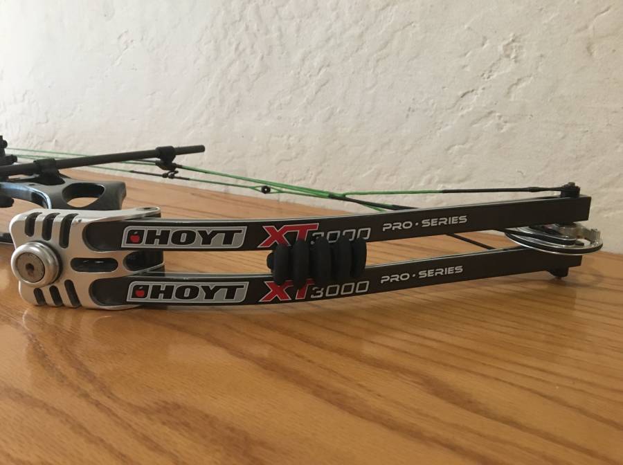 Hoyt Pro Elite Xt 3000 Target Bow