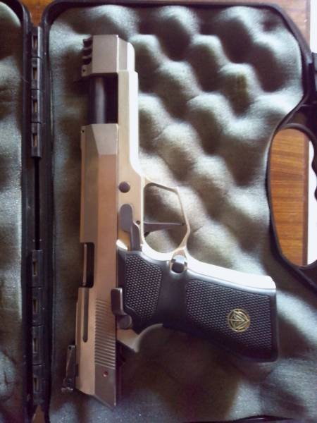 mr , 9mm vector sp1 sport rosegold in coulor for sale, is in very good condition.