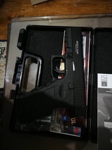 Ekol Gediz 9mm PAK , Hi. I'm selling my Ekol Gediz 9mm PAK blank pistol. Brand new. Looks and feels like a glock 17