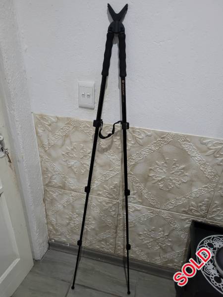 Shooting Stick Vanguarg Collapsible Bipod, R 500.00