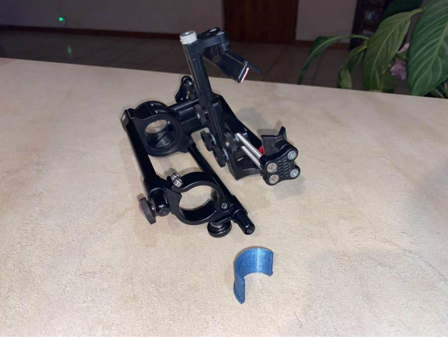 Side shot scope cam phone mount, side shot scope cam phone mount for sale, works on 30 mm scope and 25mm. in brand new condition used it on my .22lr but can be used on larger calibers up to 30-06 and .300. from port elizabeth area in the eastern cape. 
will ship if need to. slightly neg