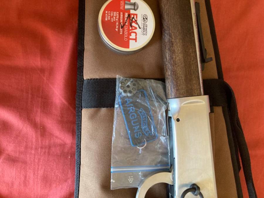 Walthers lever action pellet gun, Is missing rear stock, but works perfectly. Bag is not included (R200 extra) prices is negotiable!