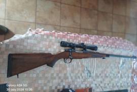 Brno bolt action rifle, Brno bolt action rifle with mounted scope in like new conditions. Wooden stock, carry bag. 
Dieset and spare ammo.