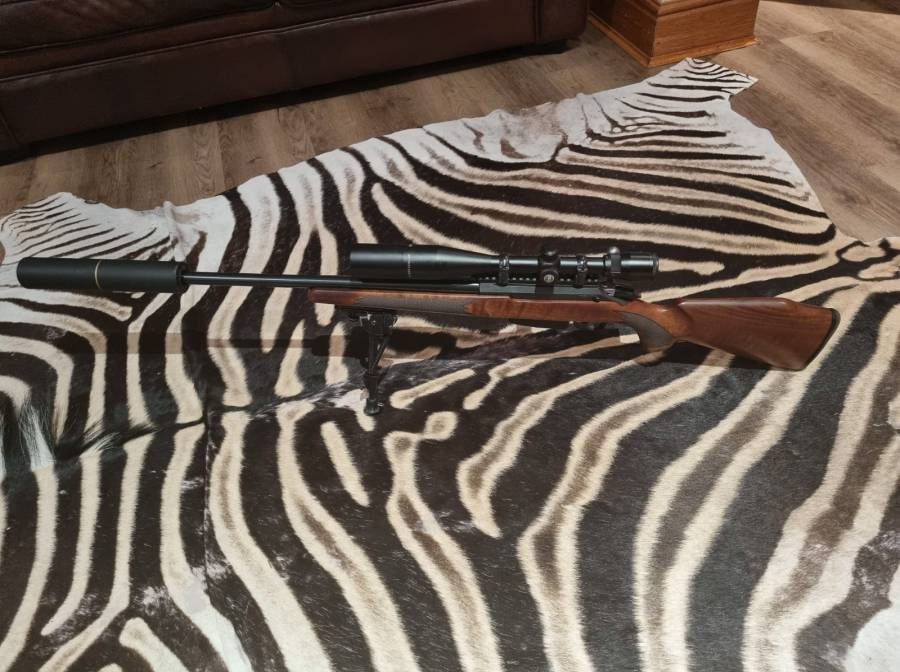 Tikka 25-06, Tikka 25-06 Rem fitted with Stalon Supressor. Rifle is in very good. Rifle produces consistent sub MOA groups. Rifle comes with Bushnell 4.5-14 mildot legend HD scope with sunshade. Also comes with bipod and 4 boxes of Nosler ballistic tips 115 grain bullets. 50 brand new Norma cases and 50 once fired Norma cases. Comes with Redding full length die set.Contact 0822565173
