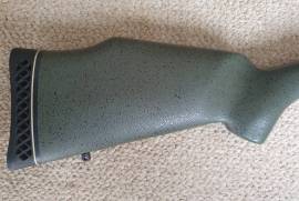 Fiberglass rifle stock for CZ 550 Lux, Monte Carlo style custom R/H fiberglass stock for CZ550 Lux standard action. Glass bedded. Olive green with black spots. Pachmayr recoil pad. Hardly used and looks brand new. No cracks, dents or scrape marks on stock. 