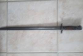 Mr, Bayonet British pattern 1907 no scabbard in good condition.Can WhatsApp me 0832294538