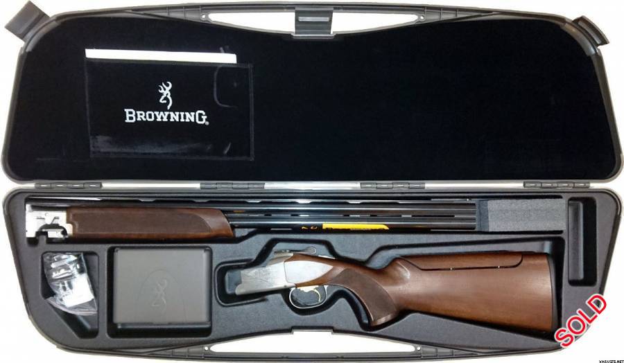 Browning 725 AdJ Sporter II, Browning 725 in Mint condition.

Spotless

Action still stiff from factory.  As very few shots fired.

Feel free to contact for Pictures and more Information