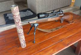 Tikka 25-06 Rem, Tikka 25-06 Rem Rifle, with overbarrel silencer, Bipod, sling, Bushnell 6-24x50 scope. Very Good condition. Excellent Rifle with excellent grouping.
contact me on 0769243071.